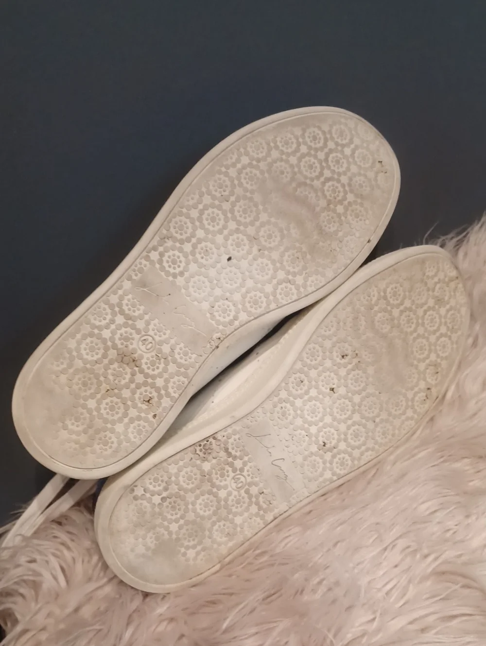 Lola Cruz White Leather Sneakers With Rhinestones